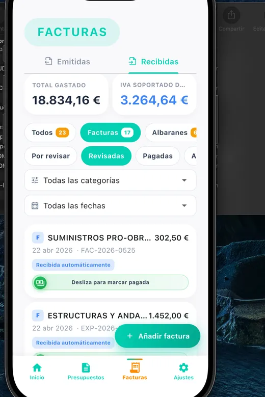 Pestaña de facturas recibidas: total gastado, IVA soportado y la lista de facturas marcadas como recibidas automáticamente